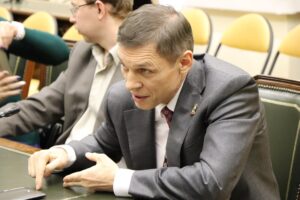 Костромской депутат подал документы на участие в выборах президента России