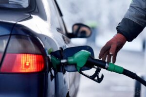 Бензин в Костроме подорожал на 3 рубля за неделю