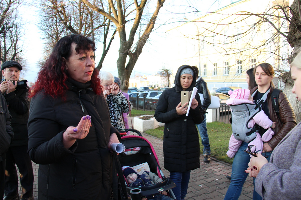 В Костроме прошел пикет замерзающих новоселов
