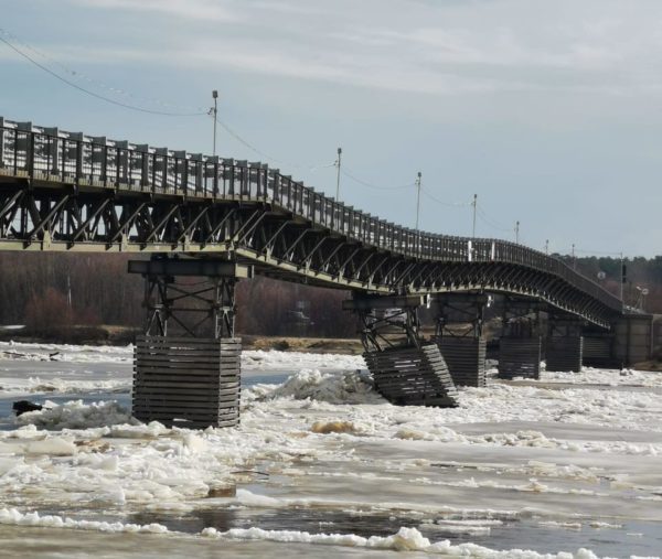 Мост через Унжу закрыли из-за обрушения опоры