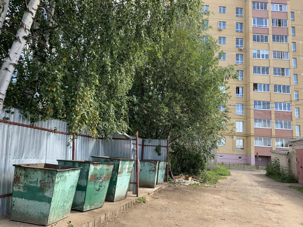 В Костроме у кандидата в депутаты украли кучу мусора