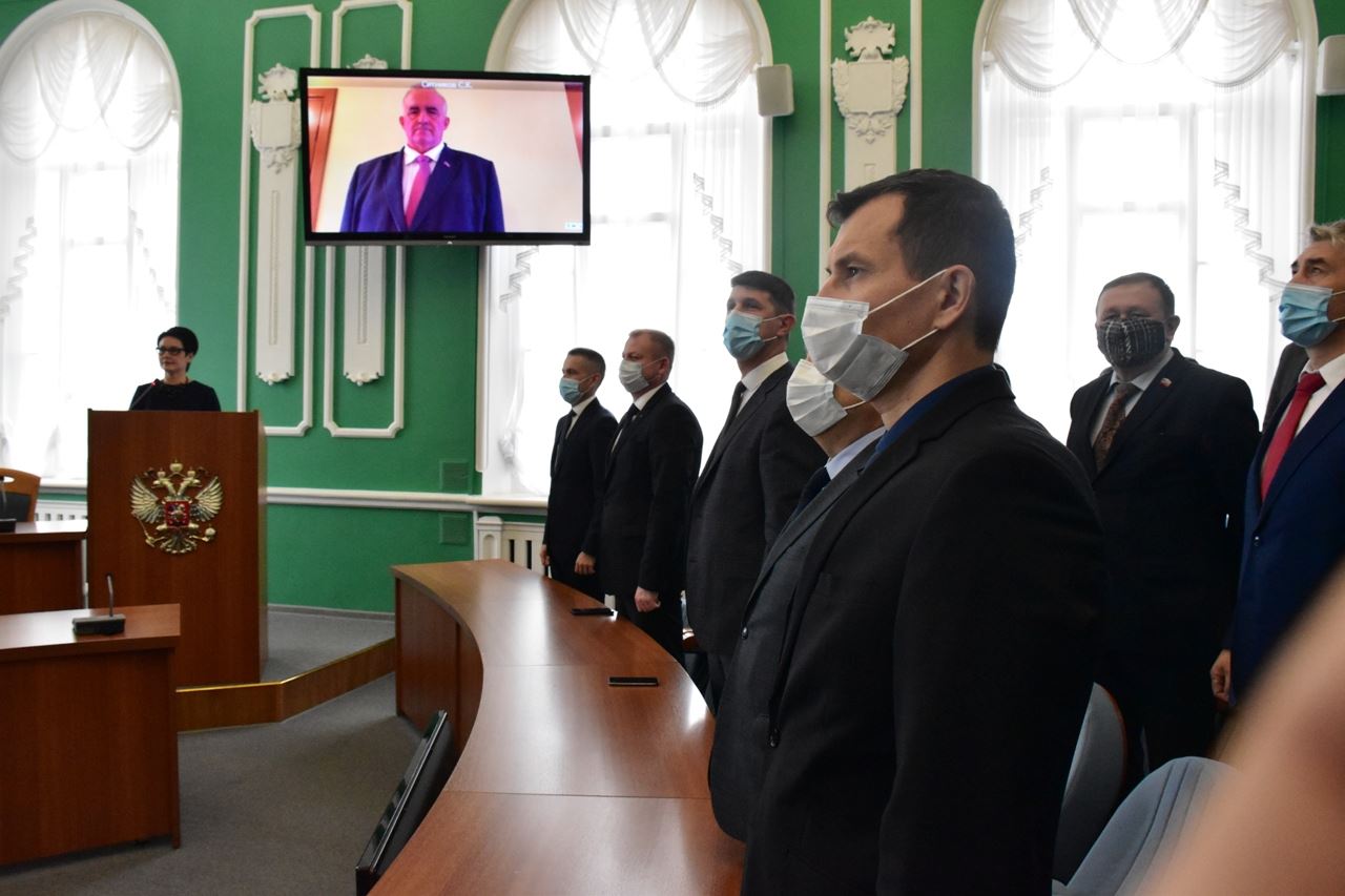 Зараженный коронавирусом костромской губернатор принес присягу онлайн