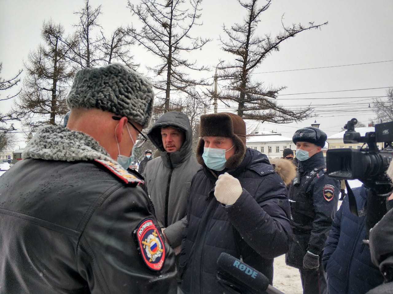 Десятки людей задержаны на акции против политрепрессий в Костроме