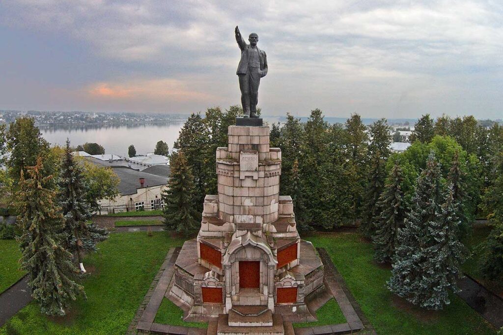 Губернатор рассказал о дальнейшей судьбе памятника Ленину в Костроме