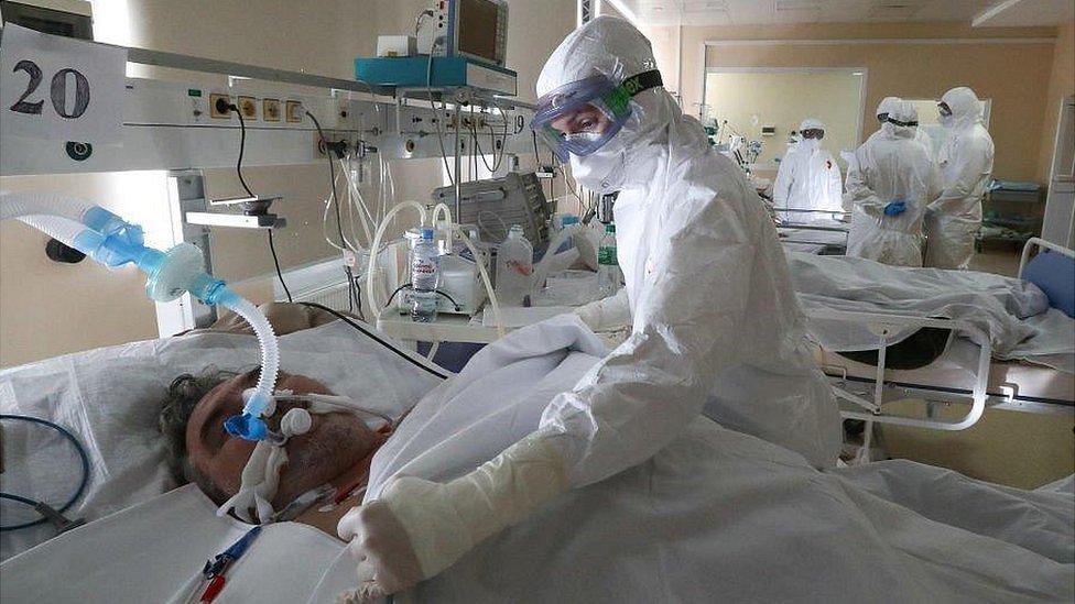 Умирайте дома: в костромских больницах закончились койки даже для тяжелых больных