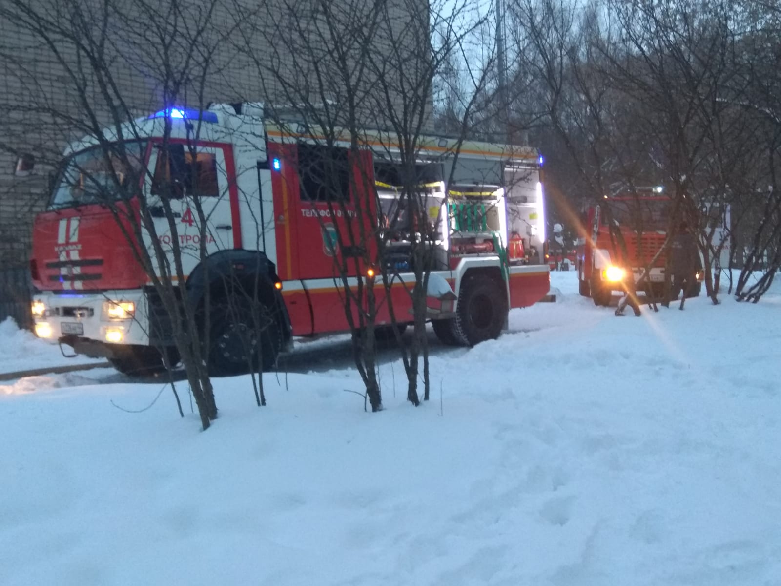 Школа в огне: в Костроме загорелся лицей № 34