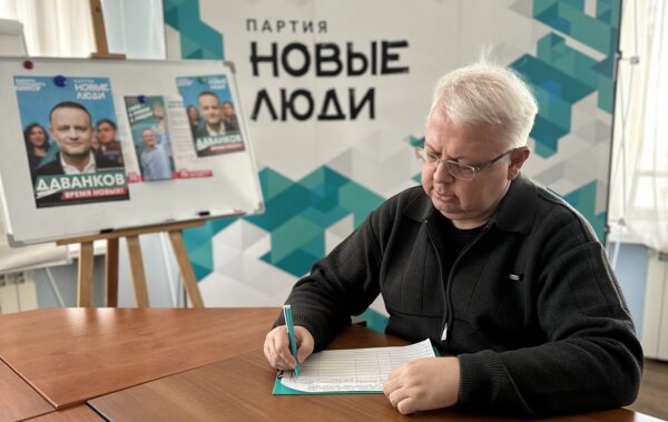 Николай Сорокин ставит подпись за трансляцию заседаний гордумы в Костроме