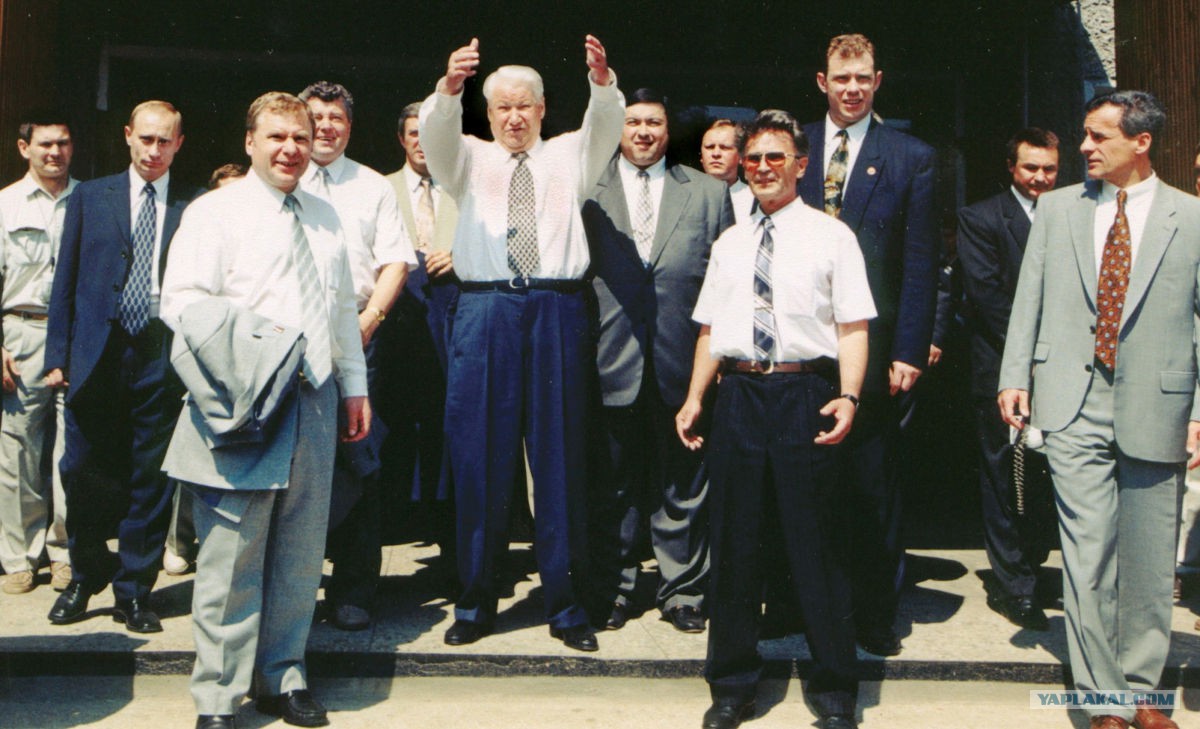 Борис Ельцин в Костроме в 1998 году